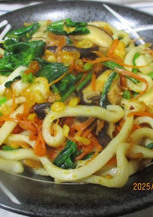 ほうれん草しいたけ人参の焼きうどん😋-レシピのメイン写真