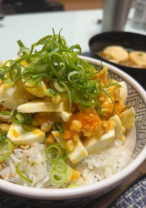 ザクゴロ卵ザーサイ丼-レシピのメイン写真