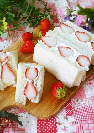 チーズクリームの♥フルーツサンドイッチ-レシピのメイン写真