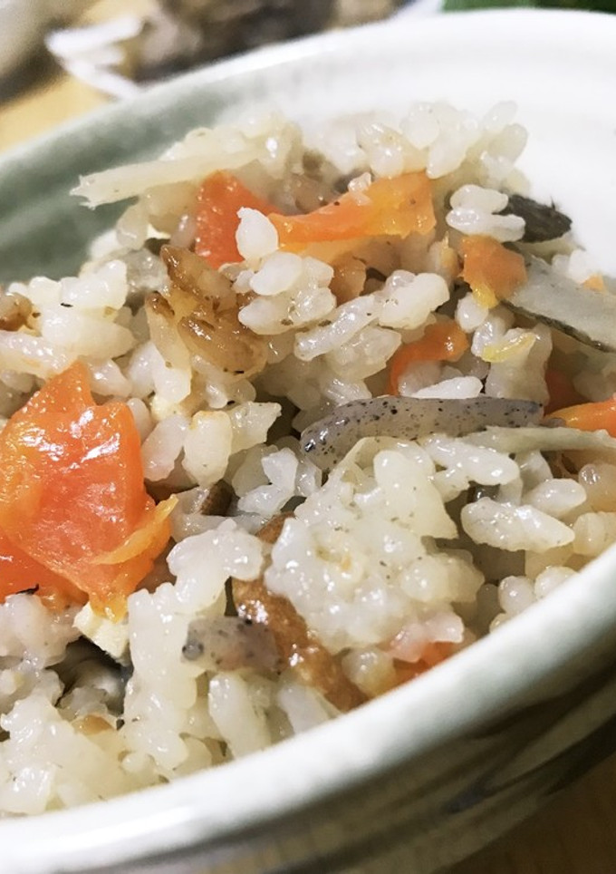 ごぼうと鶏肉の昔からの炊き込みご飯-レシピのメイン写真