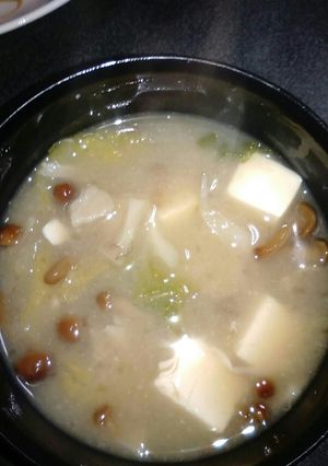 マイタケ･豆腐･なめこ･白菜の味噌汁★-レシピのメイン写真