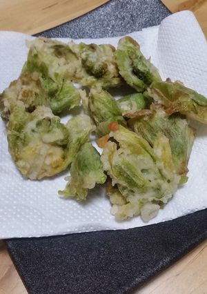 春の味覚☆ふきのとうの天ぷら&味噌汁-レシピのメイン写真