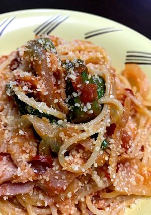 タマネギとベーコンとオクラのトマトパスタ-レシピのメイン写真