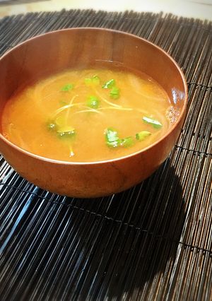 【節約】赤海老の殻で風味豊かなお味噌汁-レシピのメイン写真