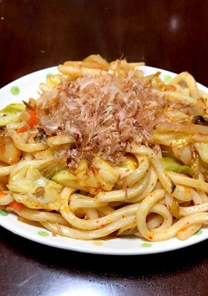 2分で簡単お昼、夜食にも！キムチ焼うどん-レシピのメイン写真