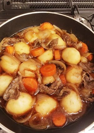 ご飯が進む味♪すき焼きの残りで肉じゃが-レシピのメイン写真