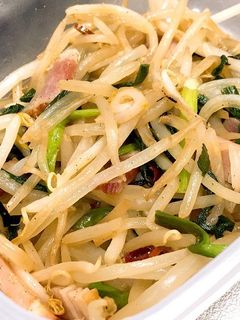 もやしのベーコンニラ炒め-レシピのメイン写真