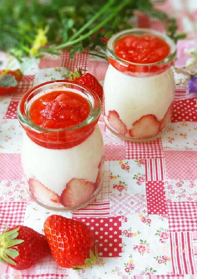 可愛い♥いちごのヨーグルトムース♥-レシピのメイン写真