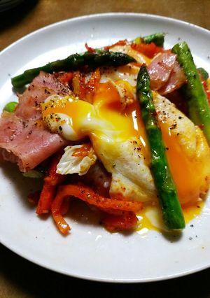 ＊焼きアスパラベーコンの半熟卵とろ～り＊-レシピのメイン写真