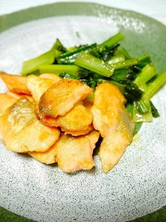 簡単!銀鮭ムニエルと小松菜の醤油炒め-レシピのメイン写真