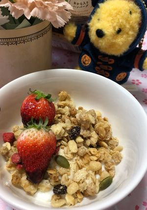 苺チョコグラノーラヨーグルト-レシピのメイン写真