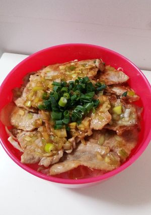 ☆お弁当やランチに！豚肉のネギ塩ダレ丼☆-レシピのメイン写真