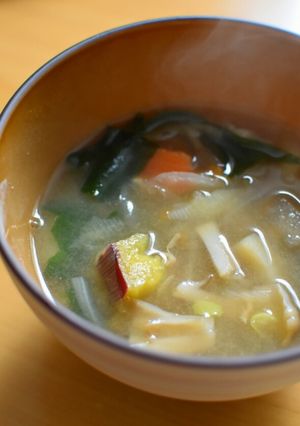 さつまいもで甘ーいお味噌汁-レシピのメイン写真