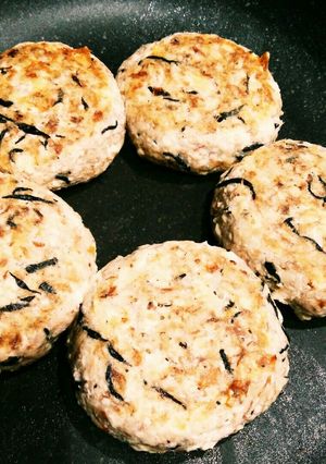 離乳食後期～☆混ぜて焼くだけ鯖バーグ-レシピのメイン写真