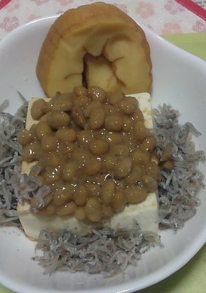 納豆載せ冷奴＋伊達巻赤腹ちりめんのタパス-レシピのメイン写真