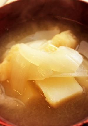春!新タマネギと古ジャガのお味噌汁-レシピのメイン写真