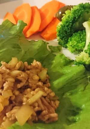 韓国風・豚ひき肉をレタス巻♪-レシピのメイン写真