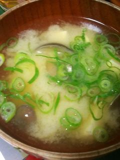 濃厚♡丹波しめじとお豆腐のお味噌汁-レシピのメイン写真