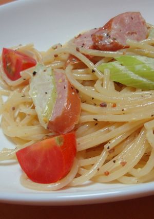 簡単セロリとウィンナーのパスタ♪-レシピのメイン写真