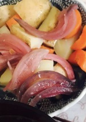 紫玉ねぎのザワークラウトの根菜サラダ-レシピのメイン写真