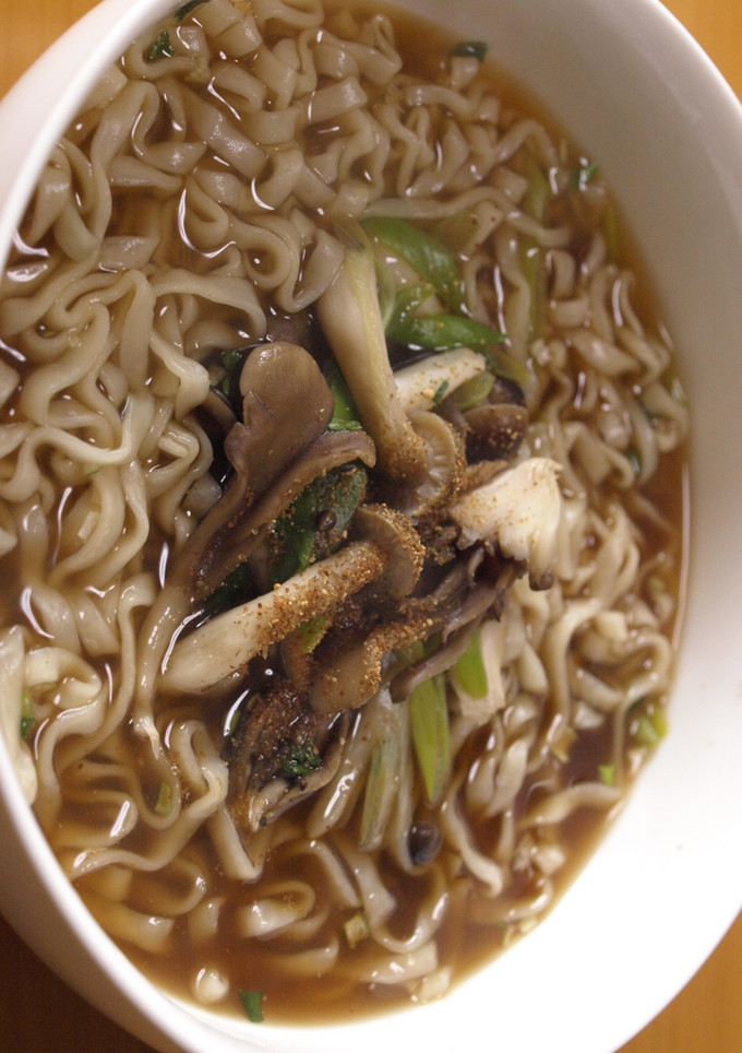 超簡単♪　お鍋の残りで｢きのこ艶うどん｣-レシピのメイン写真