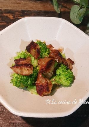 ブロッコリーと鶏皮のコラーゲンおかか和え-レシピのメイン写真