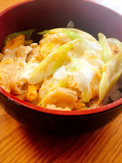 簡単!油揚げとネギの京風卵とじ丼♡-レシピのメイン写真