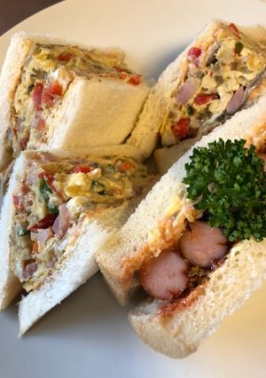 オムレツとウインナーのサンドイッチ-レシピのメイン写真