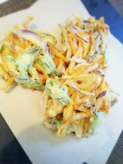 紫玉ねぎ・人参・オクラ・ちくわのかき揚げ-レシピのメイン写真