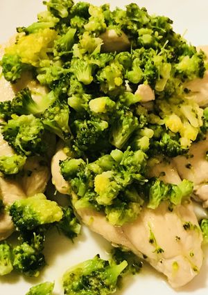 鶏肉のソテー＆ブロッコリーバターソース-レシピのメイン写真
