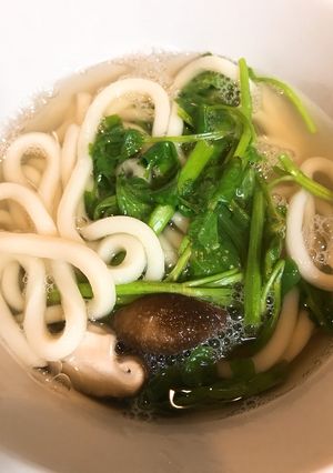 あごだし③春の味覚せりとキノコのうどん-レシピのメイン写真