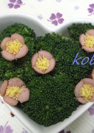 お弁当に♪ウインナーの小花（キャラ弁）-レシピのメイン写真