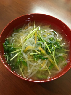 豆苗と人参のヘルシー味噌汁-レシピのメイン写真
