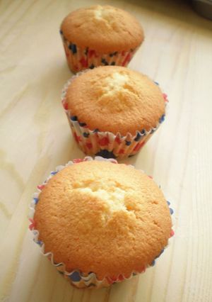 優しい味のプレーンカップケーキ-レシピのメイン写真