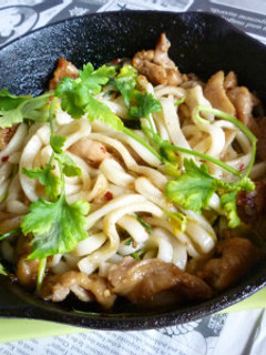 鶏皮+イタリアン・パスレの焼きうどん-レシピのメイン写真