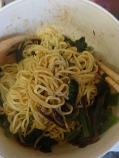 小松菜一袋まぜそばインスタントラーメン-レシピのメイン写真