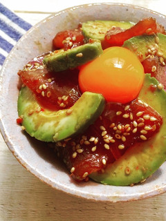 漬けるだけ♡マグロとアボカドのユッケ丼♡-レシピのメイン写真