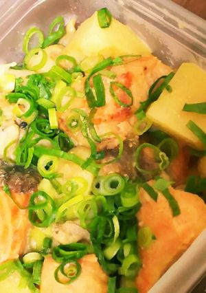 鮭とじゃがいもの味噌バター煮込み、5日-レシピのメイン写真