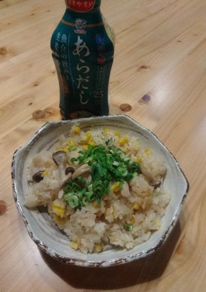 コーンとシメジの味噌炊き込みご飯-レシピのメイン写真
