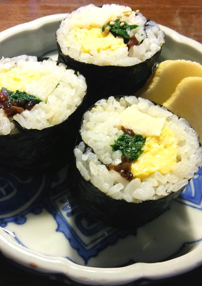 新筍、生きくらげ、卵焼き、三つ葉の太巻き-レシピのメイン写真