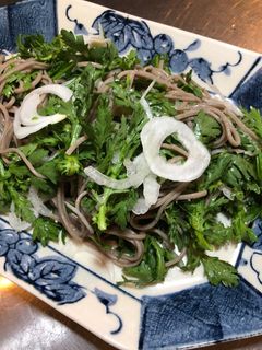 蕎麦と春菊のサラダ-レシピのメイン写真