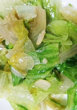 材料はレタスとニンニクのみ！レタス炒め-レシピのメイン写真