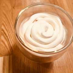 รูปของ 簡単！ポリ袋で生クリーム泡立て