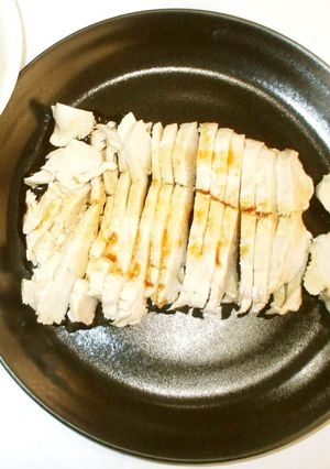蒸し鶏とラー油ソース♪レンジで簡単-レシピのメイン写真