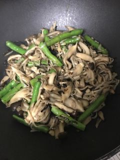 舞茸えのきしめじインゲン塩昆布炒め-レシピのメイン写真