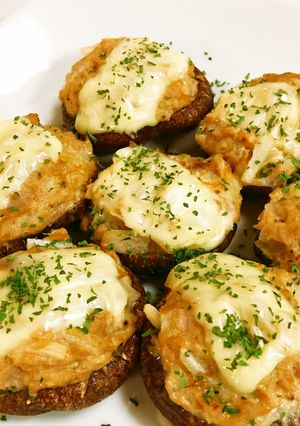 簡単おつまみ♪ツナと玉ねぎの椎茸陣笠-レシピのメイン写真