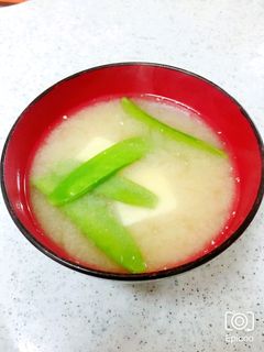 絹さやとお豆腐のお味噌汁-レシピのメイン写真