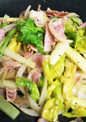 セロリとベーコンの炒め物-レシピのメイン写真