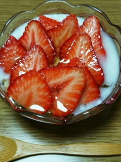 苺ヨーグルトはみちつ~๓(。•∀•。)๓-レシピのメイン写真