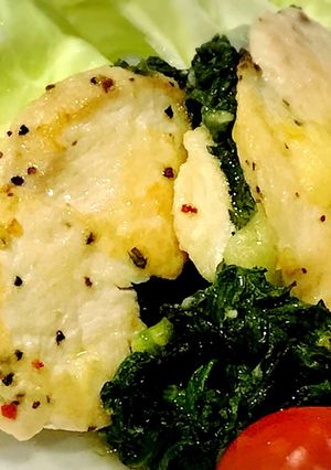 鶏ムネ肉の春菊チーズはさみ焼き♪ヘルシー-レシピのメイン写真
